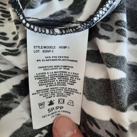 Adorable zebra print dress and scarf - Picture 8 of 8